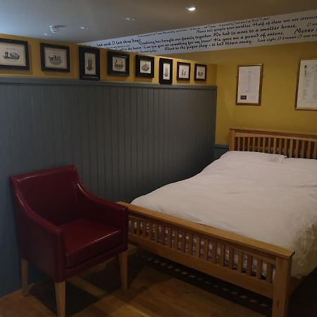 Star Inn Stroud  Ngoại thất bức ảnh