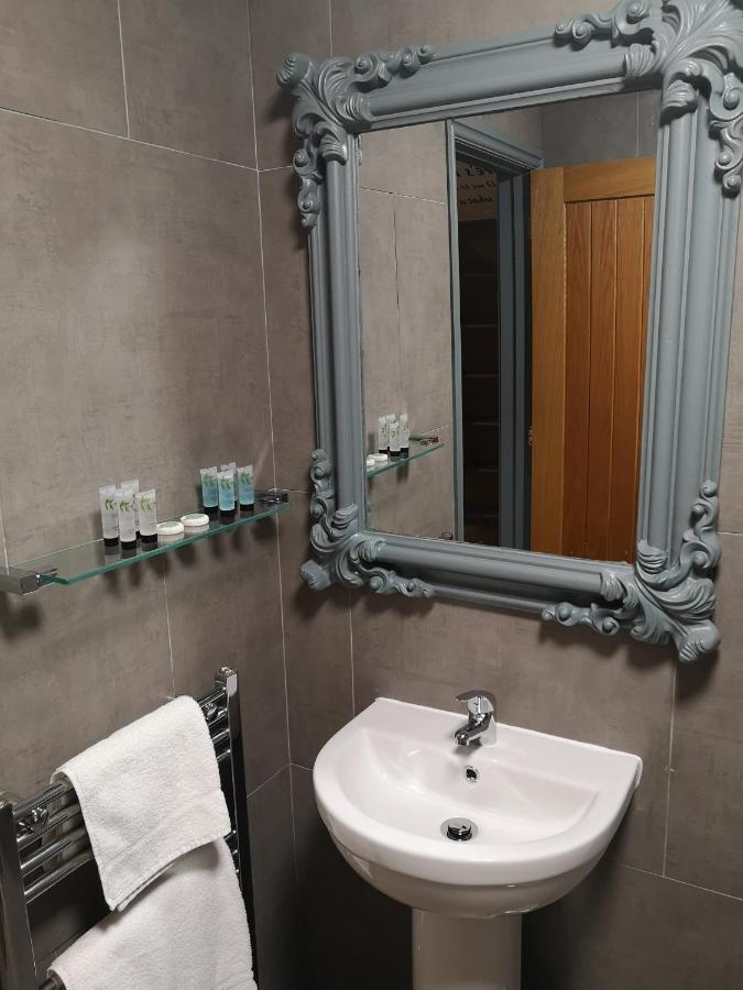 Star Inn Stroud  Ngoại thất bức ảnh