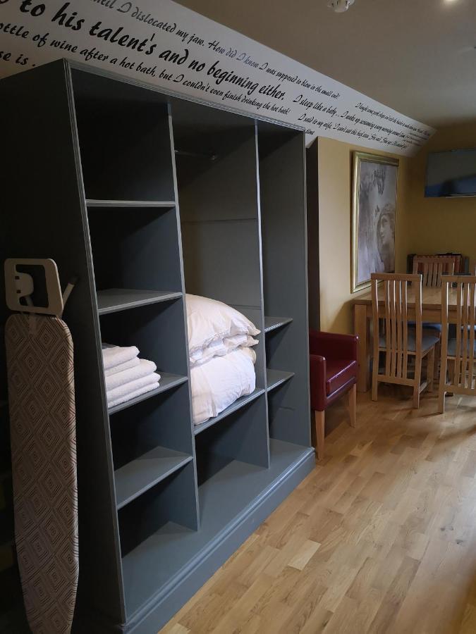 Star Inn Stroud  Ngoại thất bức ảnh